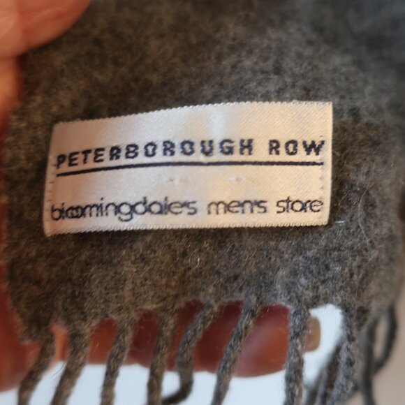 Mens Peterborough Bloomingdale's Men's Store Gray Fringed Scarf OS - Picture 6 of 7